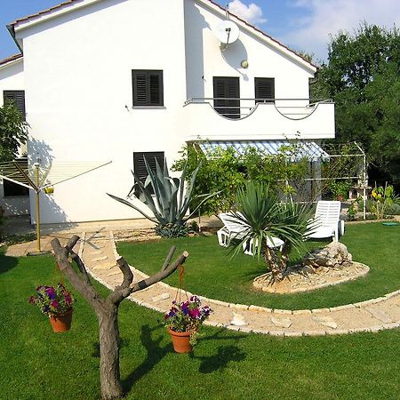 Apartmani Dolencic Krk Town Exteriör bild